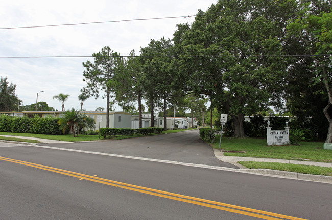 Cedar Creek Court in Dunedin, FL - Building Photo - Building Photo