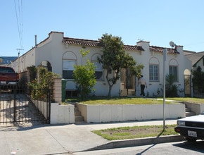 1316 N Kenmore Ave in Los Angeles, CA - Building Photo - Building Photo