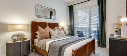 650 E Sycamore St in Denton, TX - Building Photo - Building Photo