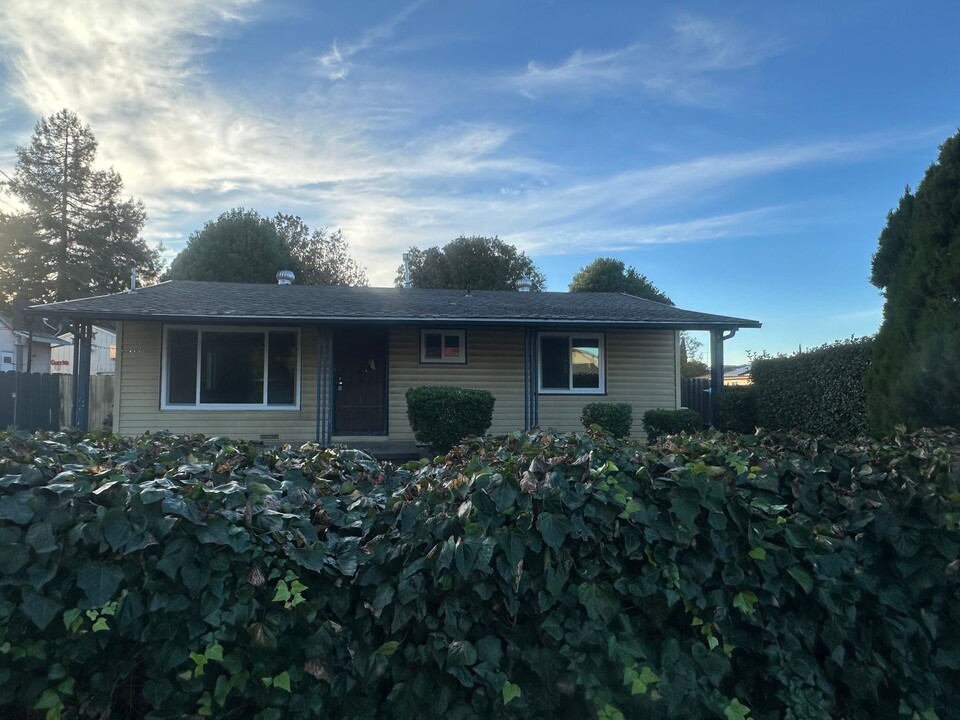 423 Hamilton Dr in Fairfield, CA - Building Photo