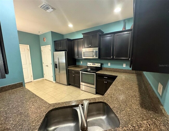 8022 Moonstone Dr in Sarasota, FL - Building Photo - Building Photo