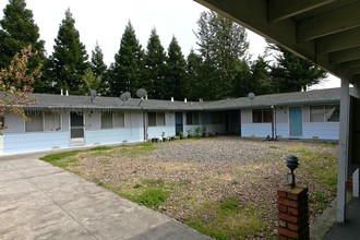 1120 Lance Dr in Santa Rosa, CA - Building Photo - Building Photo