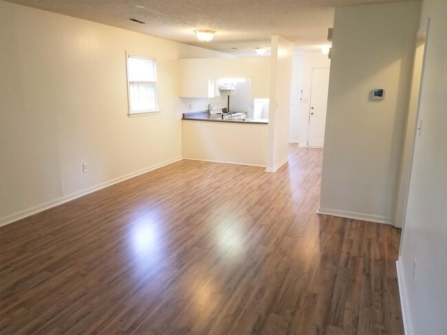 1609 Donington Ct-Unit -A in Lynchburg, VA - Building Photo - Building Photo