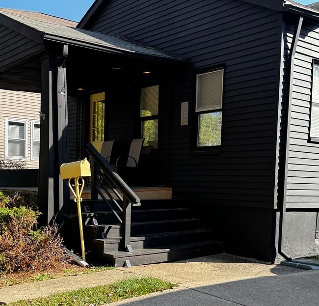 1492 Bennaville Ave in Birmingham, MI - Building Photo - Building Photo
