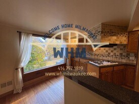 1631 E Belleview Pl in Milwaukee, WI - Building Photo