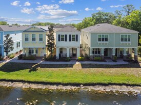105 Cutlass Way in Oldsmar, FL - Building Photo
