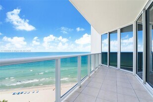 19333 Collins Ave in Sunny Isles Beach, FL - Building Photo