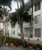 1600 NE 114th St in Miami, FL - Building Photo