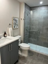 29 Washington St, Unit 201 in Haverhill, MA - Foto de edificio - Building Photo