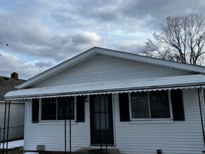 1326 Davis St in Ypsilanti, MI - Building Photo - Building Photo