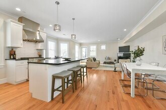 603 E 6th St, Unit 3 in Boston, MA - Building Photo - Building Photo