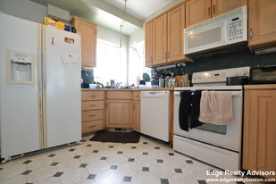 318 N Harvard St, Unit 2 in Boston, MA - Building Photo