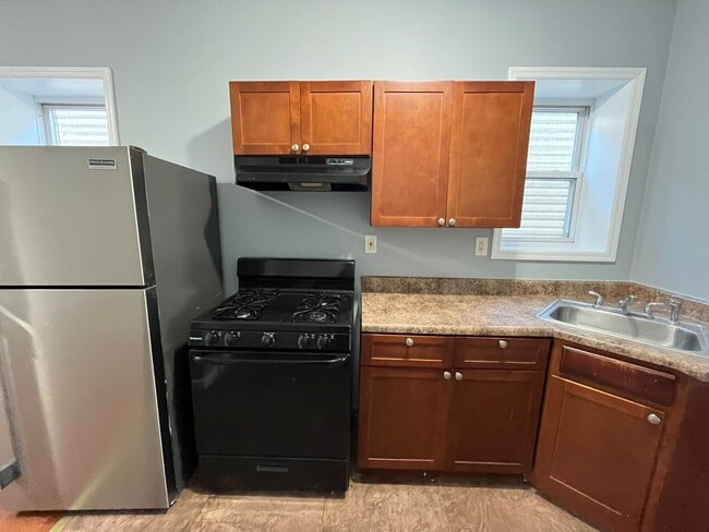 82 Fulton Ave, Unit 2R