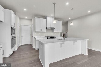 716 Rolling Oaks Wy in Wilmington, DE - Building Photo - Building Photo