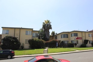 4132-4138 Somerset Dr in Los Angeles, CA - Building Photo
