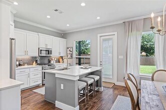 3034 Encino Dr in Dallas, TX - Building Photo - Building Photo