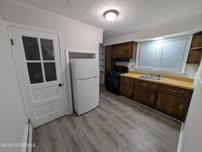 21 Campview Ave in Keansburg, NJ - Building Photo - Building Photo