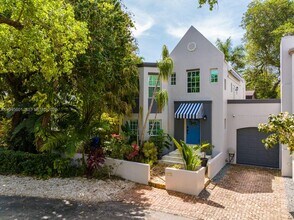 2952 Peachy St in Miami, FL - Building Photo - Building Photo