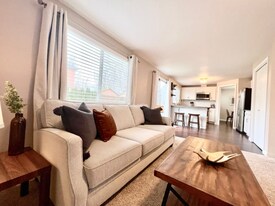 1020 SW 177th Terrace in Beaverton, OR - Building Photo