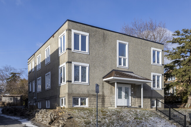 25 Boucherville St in Gatineau, QC - Building Photo - Primary Photo