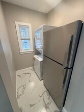 1238 Blue Hill Ave, Unit 2 in Boston, MA - Foto de edificio - Building Photo