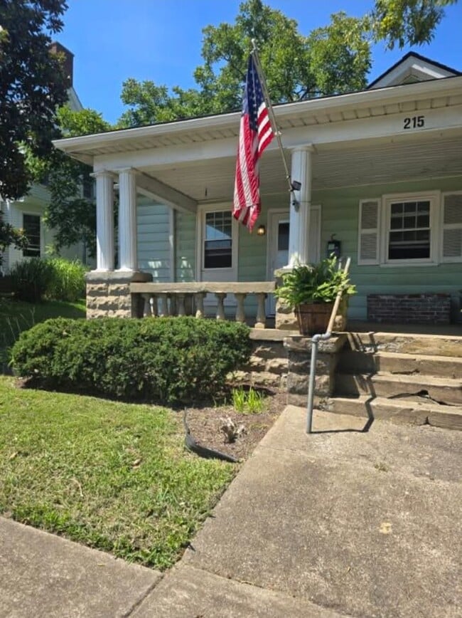 215 S Main St, Unit C