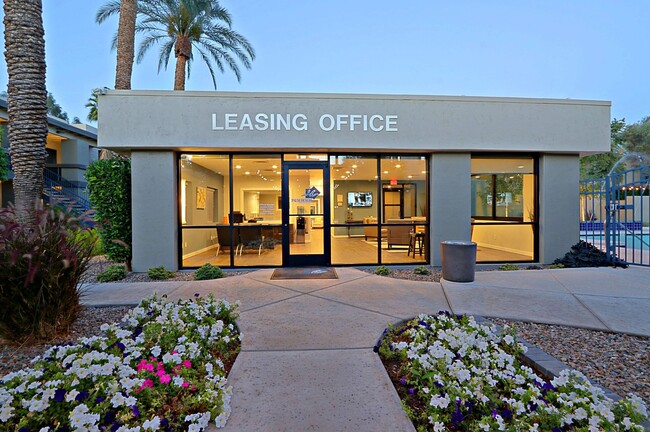 Palm Desert Apartments in Phoenix, AZ - Building Photo - Building Photo