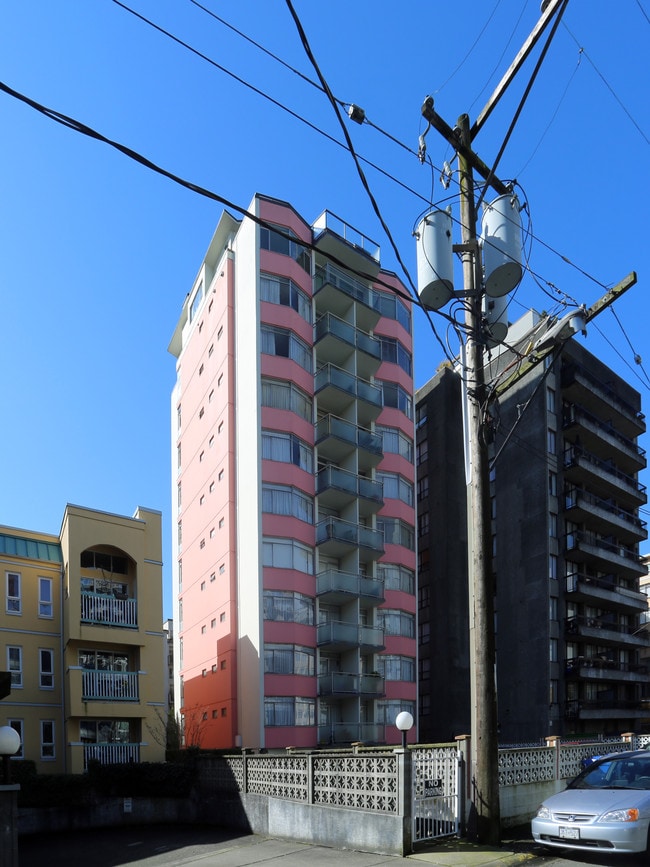 La Carina Apartments in Vancouver, BC - Building Photo - Building Photo