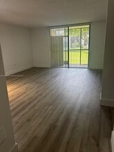 8045 SW 107th Ave in Miami, FL - Building Photo - Building Photo