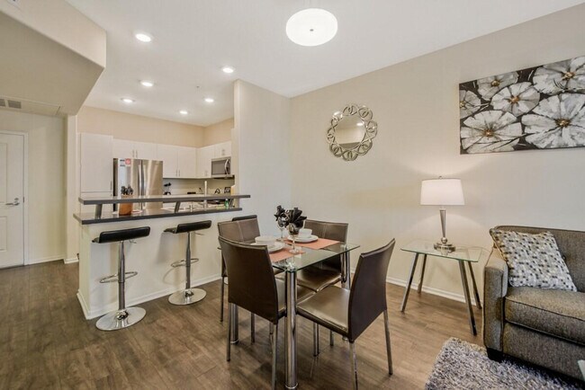 10645 Calle Mar De Mariposa in San Diego, CA - Building Photo - Building Photo