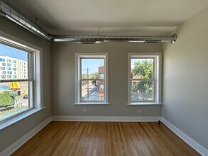 2712 N Milwaukee Ave in Chicago, IL - Building Photo - Building Photo