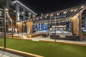Arabelle Lincoln Station in Lone Tree, CO - Foto de edificio - Building Photo