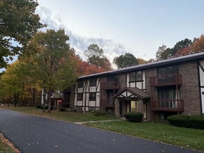 Brookside Commons in Meadville, PA - Building Photo - Building Photo
