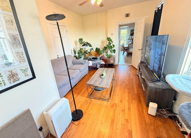 202 Market St, Unit #3 in Boston, MA - Foto de edificio - Building Photo