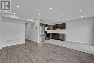 100 Monarch St in Welland, ON - Building Photo - Building Photo