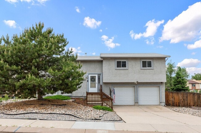 property at 4303 Eastcrest Cir W