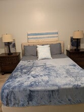 2734 NE 27th Ct in Lighthouse Point, FL - Building Photo - Building Photo