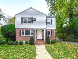 43 5th Ave in Port Washington, NY - Building Photo