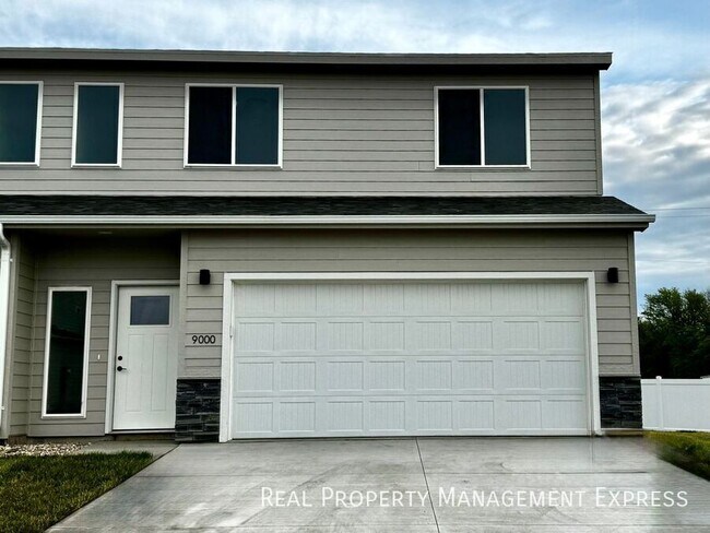 The Kitchen of Your Dreams 3 Bed 2.5 Bath in Sioux Falls, SD - Building Photo - Building Photo
