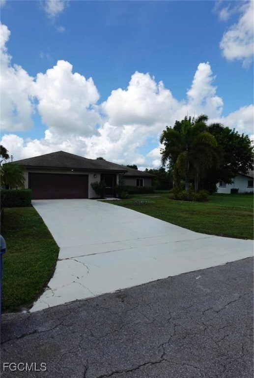 419 Robert Ave in Lehigh Acres, FL - Building Photo - Building Photo