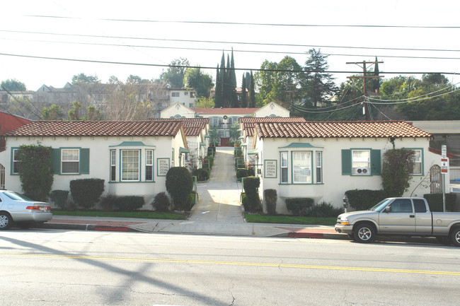 2934-2940 Rowena Ave in Los Angeles, CA - Building Photo - Building Photo