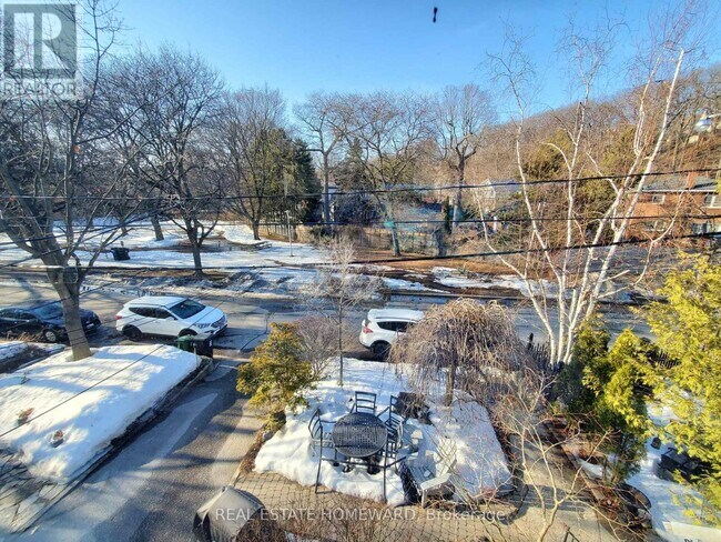 21 Love Crescent in Toronto, ON - Building Photo - Building Photo