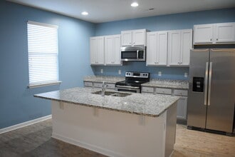 145 Presley Ln in Wilmington, NC - Foto de edificio - Building Photo