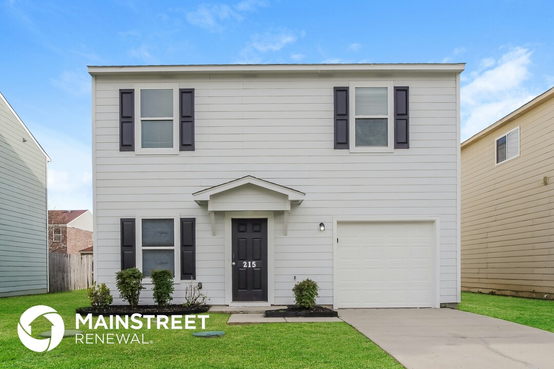 215 Farmington Dr in Harvest, AL - Building Photo