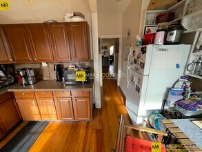 1489 Beacon St, Unit 2 in Brookline, MA - Building Photo - Building Photo