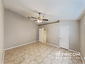 521 Cloudcroft Dr in Deltona, FL - Building Photo - Building Photo