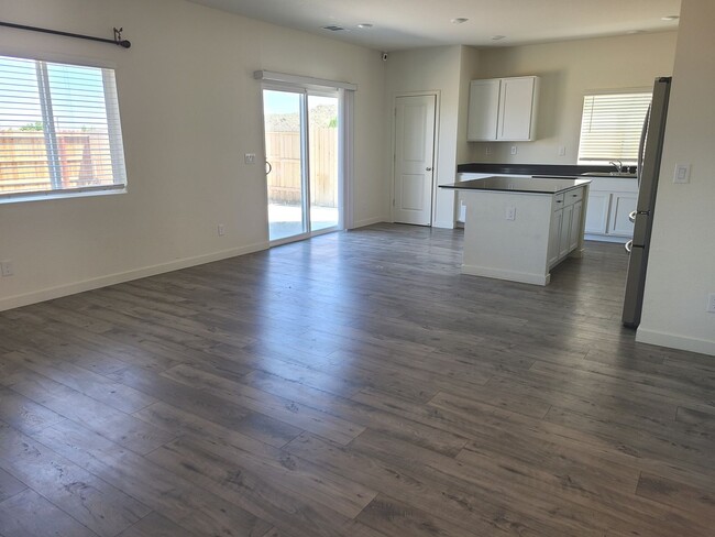 8833 Portia Dr in Reno, NV - Building Photo - Building Photo
