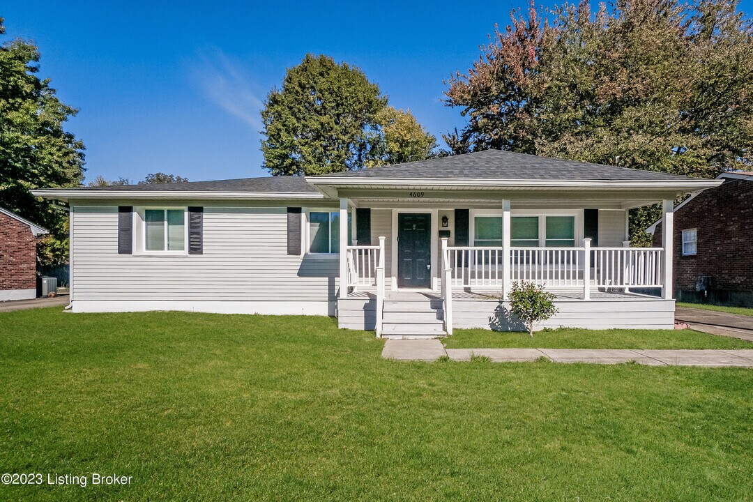 4609 Glenna Way in Louisville, KY - Building Photo