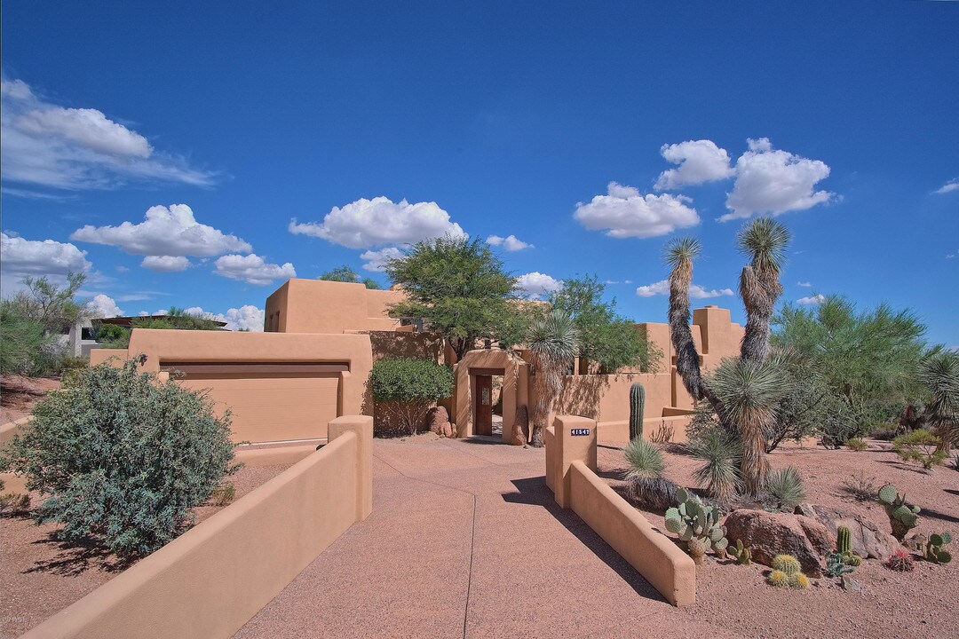 41547 N 111th Pl in Scottsdale, AZ - Building Photo