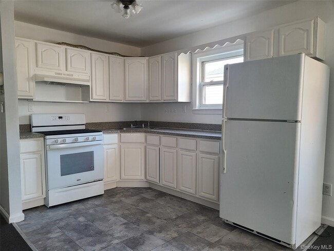 property at 61-52 148th Pl